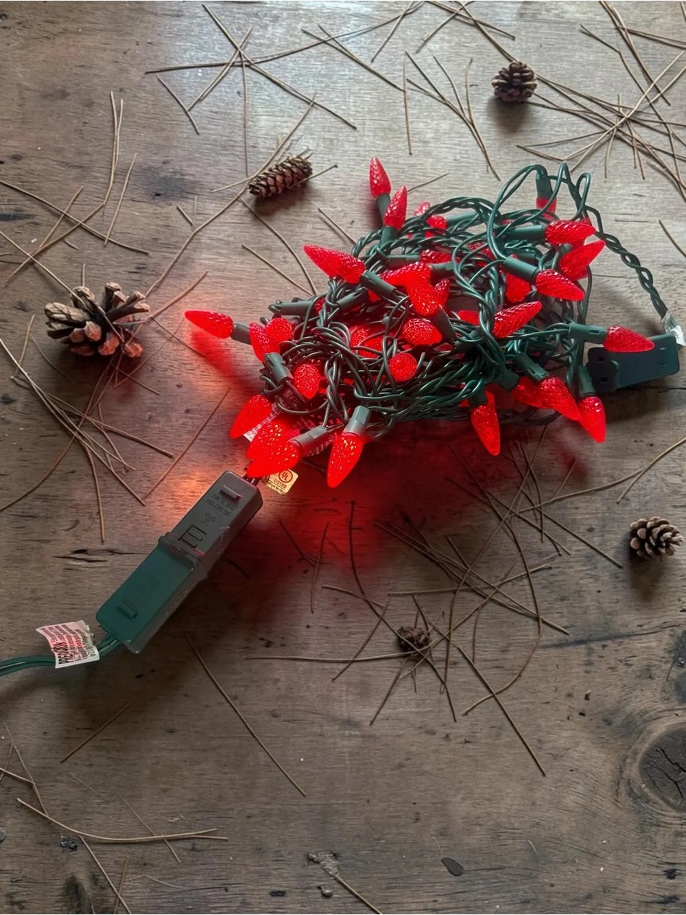 Red LED Christmas Lights String – Partial Working Strand C6 Style Bulbs Holiday